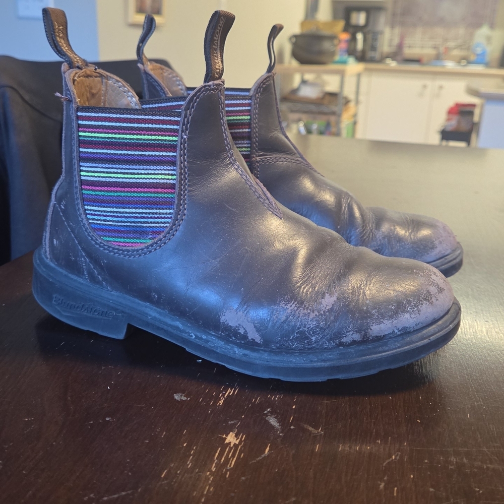 Size 3 (Ladies 6) Blundstone Kids Leather Boots - Black with Striped Accents